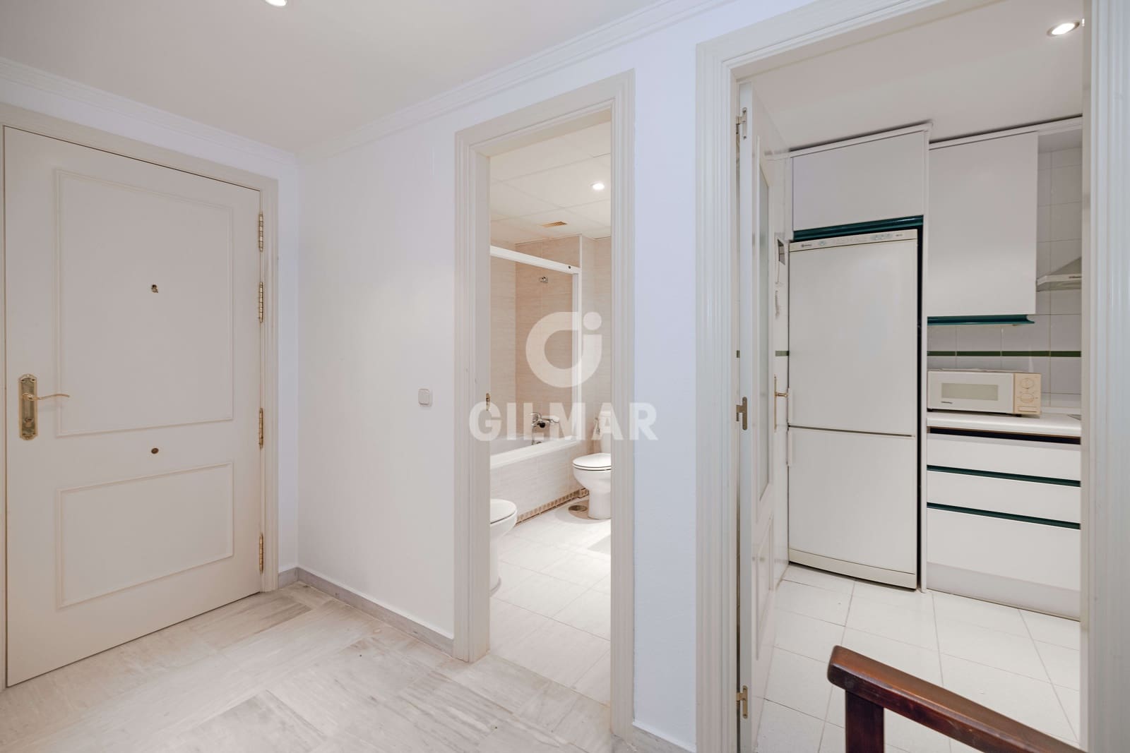 2 bedroom Flat for sale in Marbella with pool garage - € 520,000 (Ref: 9968958)