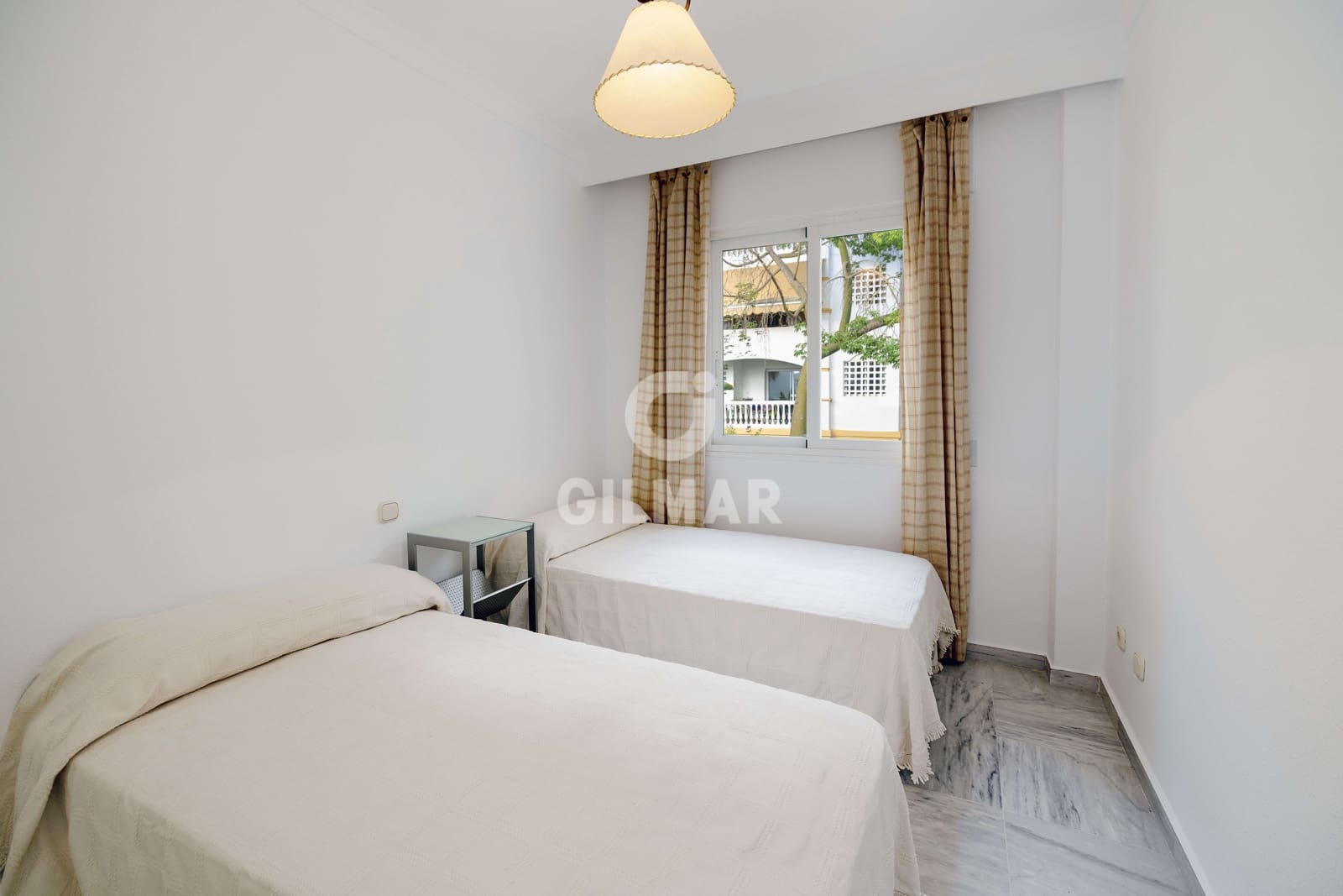 2 bedroom Flat for sale in Marbella with pool garage - € 520,000 (Ref: 9968958)