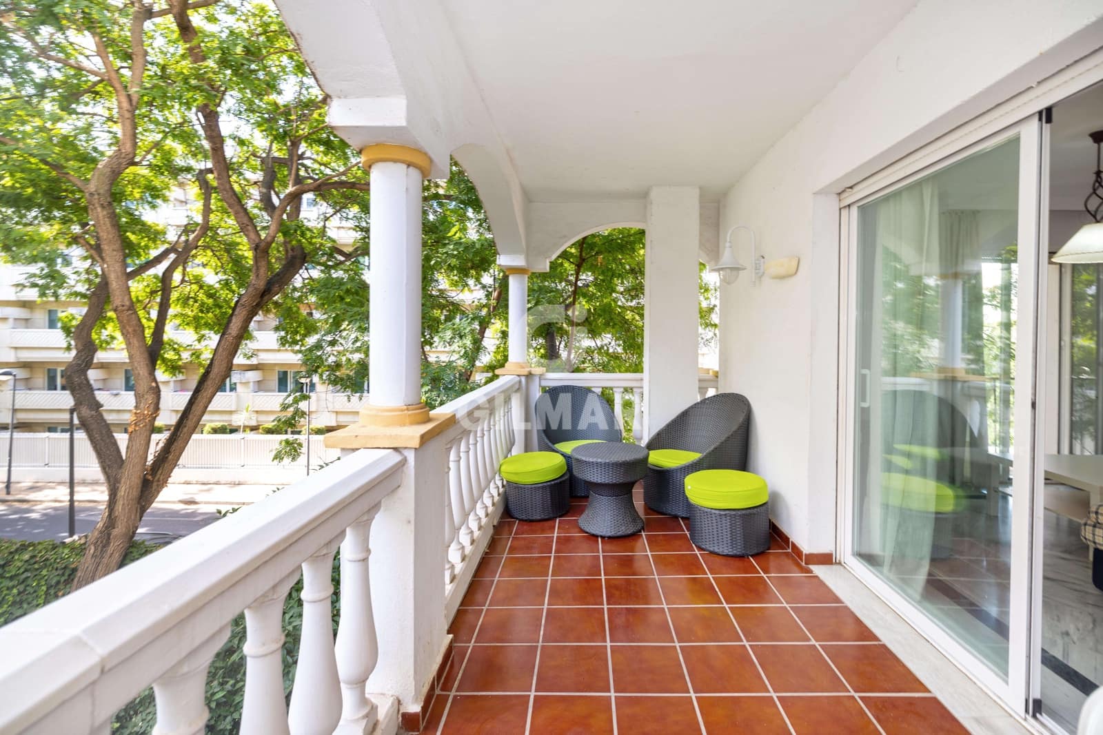 2 bedroom Flat for sale in Marbella with pool garage - € 520,000 (Ref: 9968958)