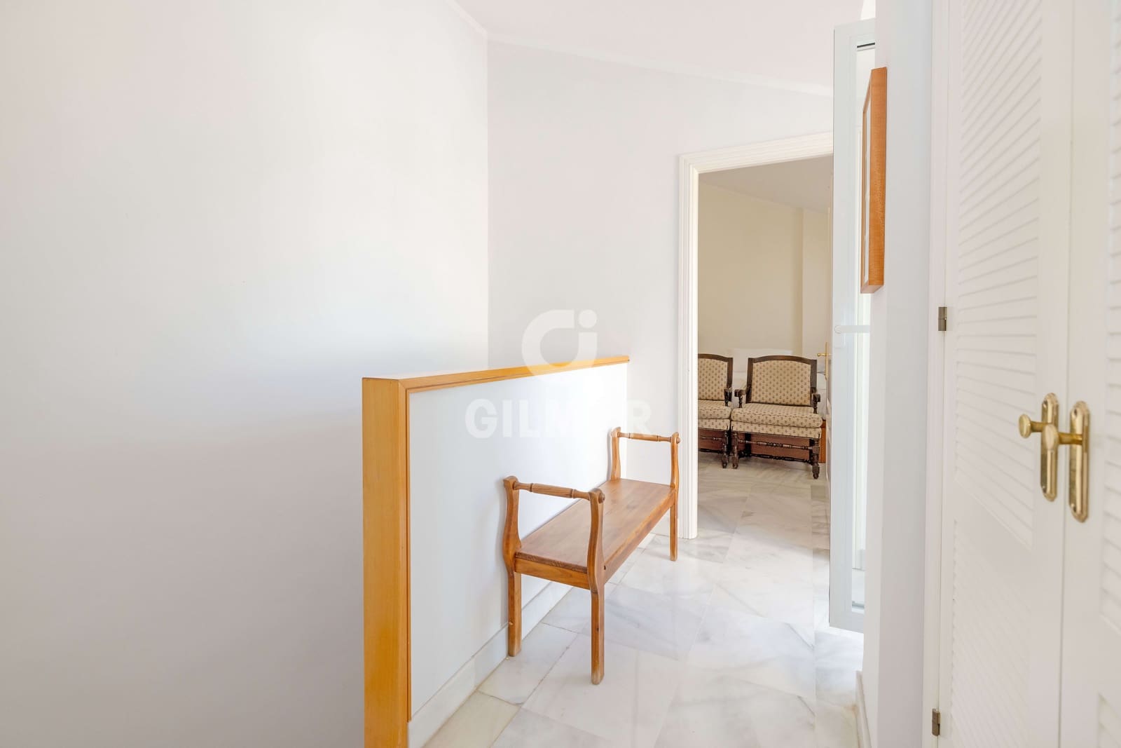 4 quarto Penthouse para venda em Marbella com piscina garagem - 895 000 € (Ref: 9968960)