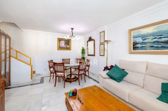 Ático de 4 habitaciones en Lomas De Marbella, Marbella en venta con piscina garaje - 895.000 € (Ref: 9968960)