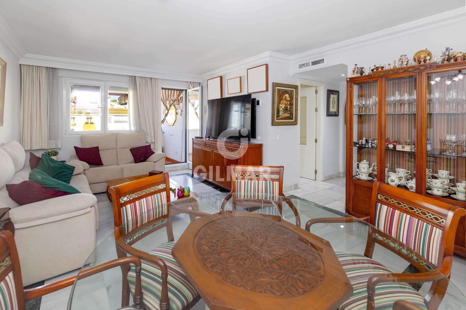 4 quarto Penthouse para venda em Marbella com piscina garagem - 895 000 € (Ref: 9968960)