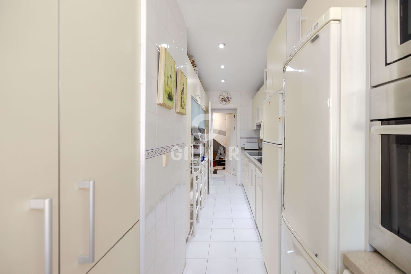 4 quarto Penthouse para venda em Marbella com piscina garagem - 895 000 € (Ref: 9968960)