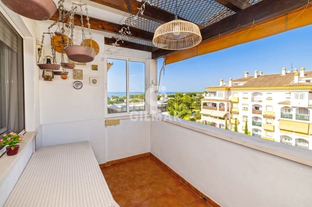 Ático de 4 habitaciones en Lomas De Marbella, Marbella en venta con piscina garaje - 895.000 € (Ref: 9968960)