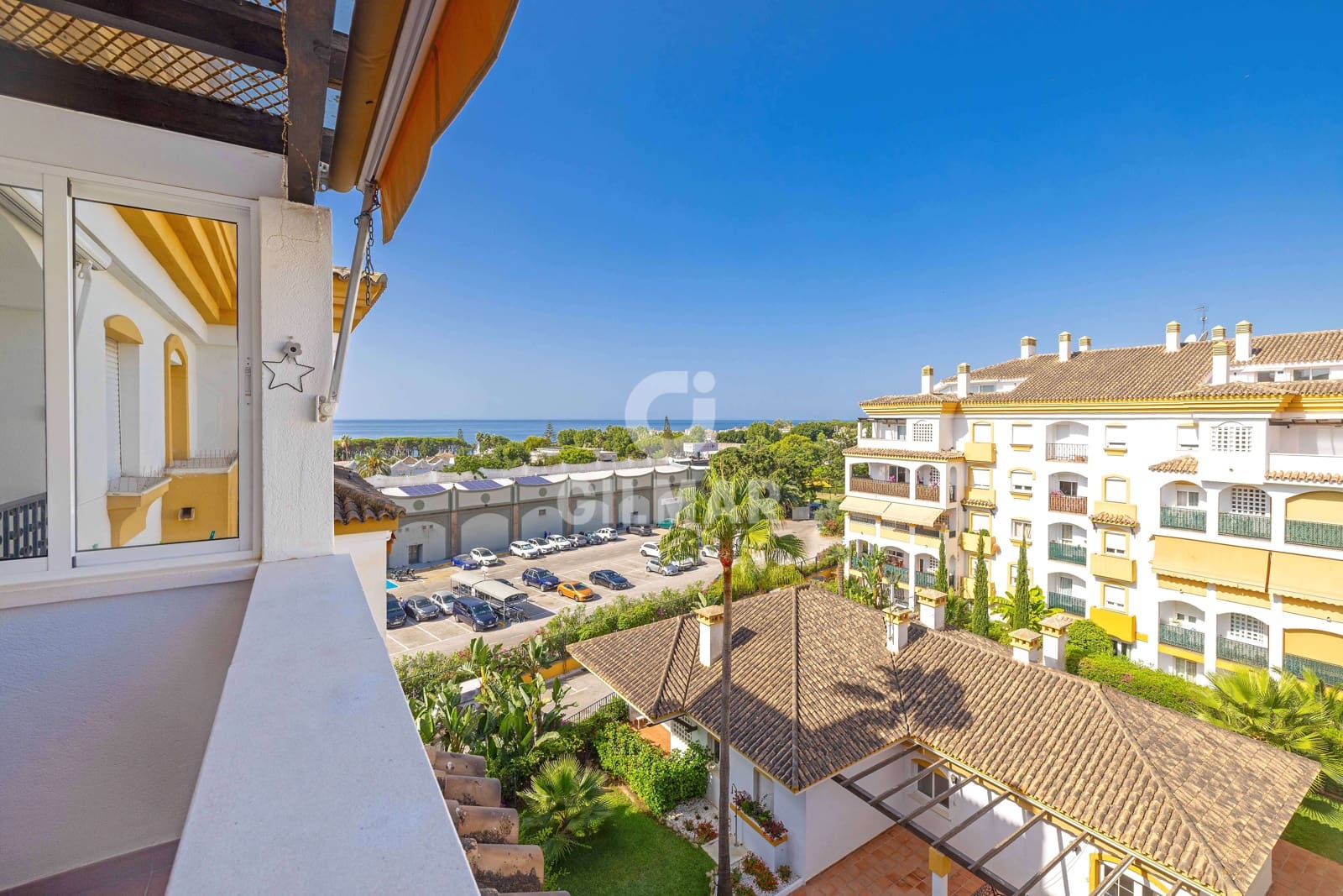 4 quarto Penthouse para venda em Marbella com piscina garagem - 895 000 € (Ref: 9968960)