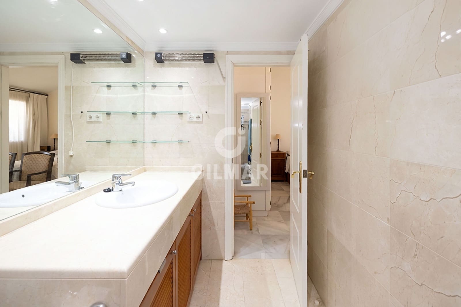 4 quarto Penthouse para venda em Marbella com piscina garagem - 895 000 € (Ref: 9968960)
