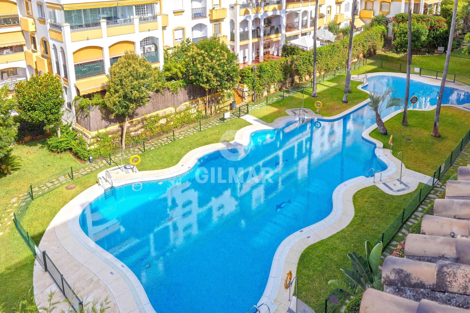 4 quarto Penthouse para venda em Marbella com piscina garagem - 895 000 € (Ref: 9968960)