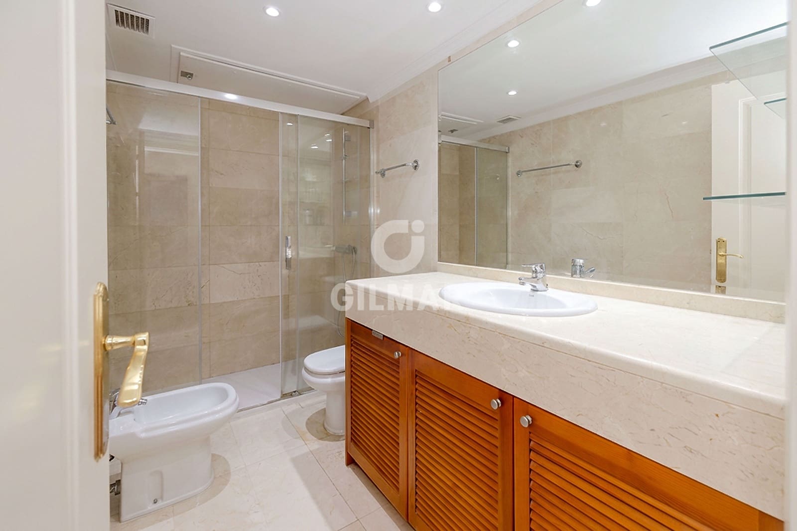 4 quarto Penthouse para venda em Marbella com piscina garagem - 895 000 € (Ref: 9968960)