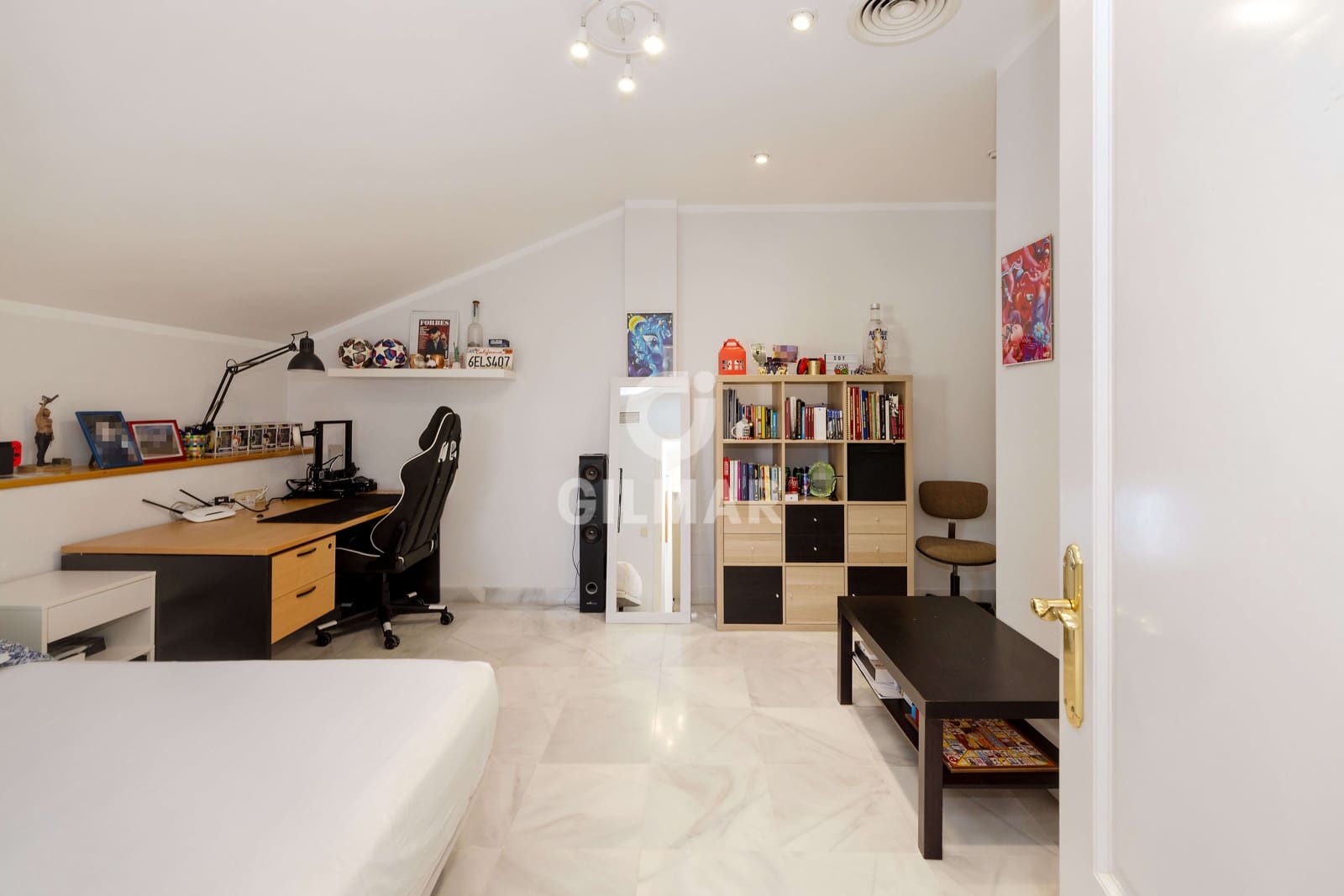 4 quarto Penthouse para venda em Marbella com piscina garagem - 895 000 € (Ref: 9968960)