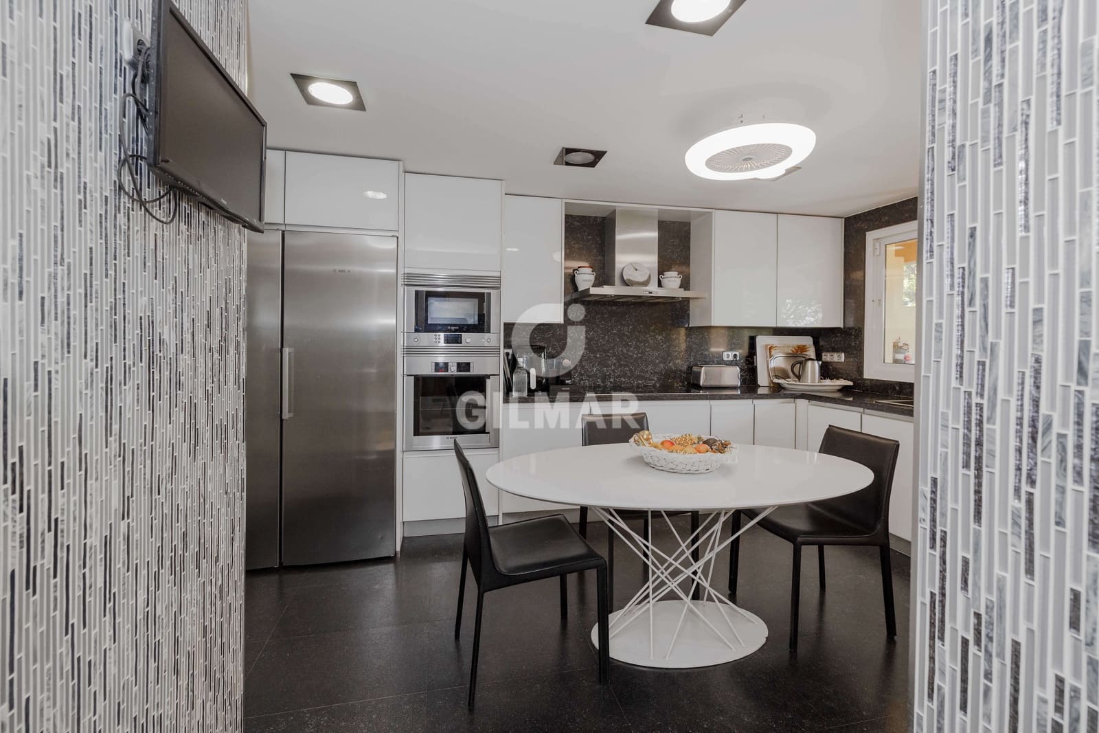 4 soveværelse Penthouse til salg i Rio Real med swimmingpool garage - € 3.850.000 (Ref: 9969111)