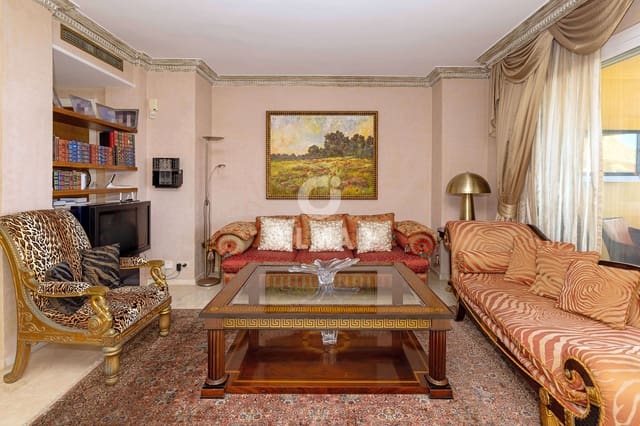 4 soveværelse Penthouse til salg i Río Real, Marbella med swimmingpool garage - € 3.850.000 (Ref: 9969111)