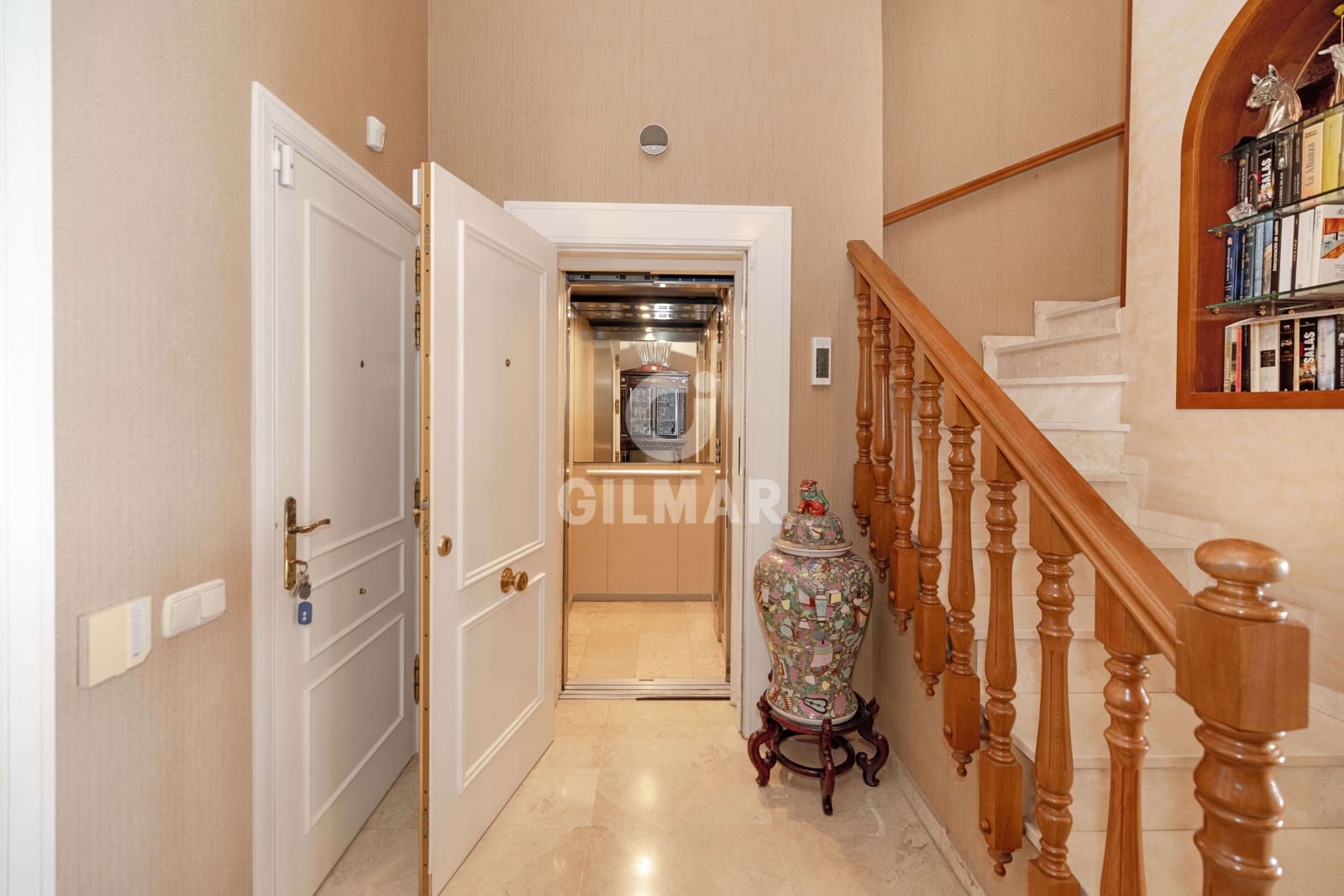4 soveværelse Penthouse til salg i Rio Real med swimmingpool garage - € 3.850.000 (Ref: 9969111)