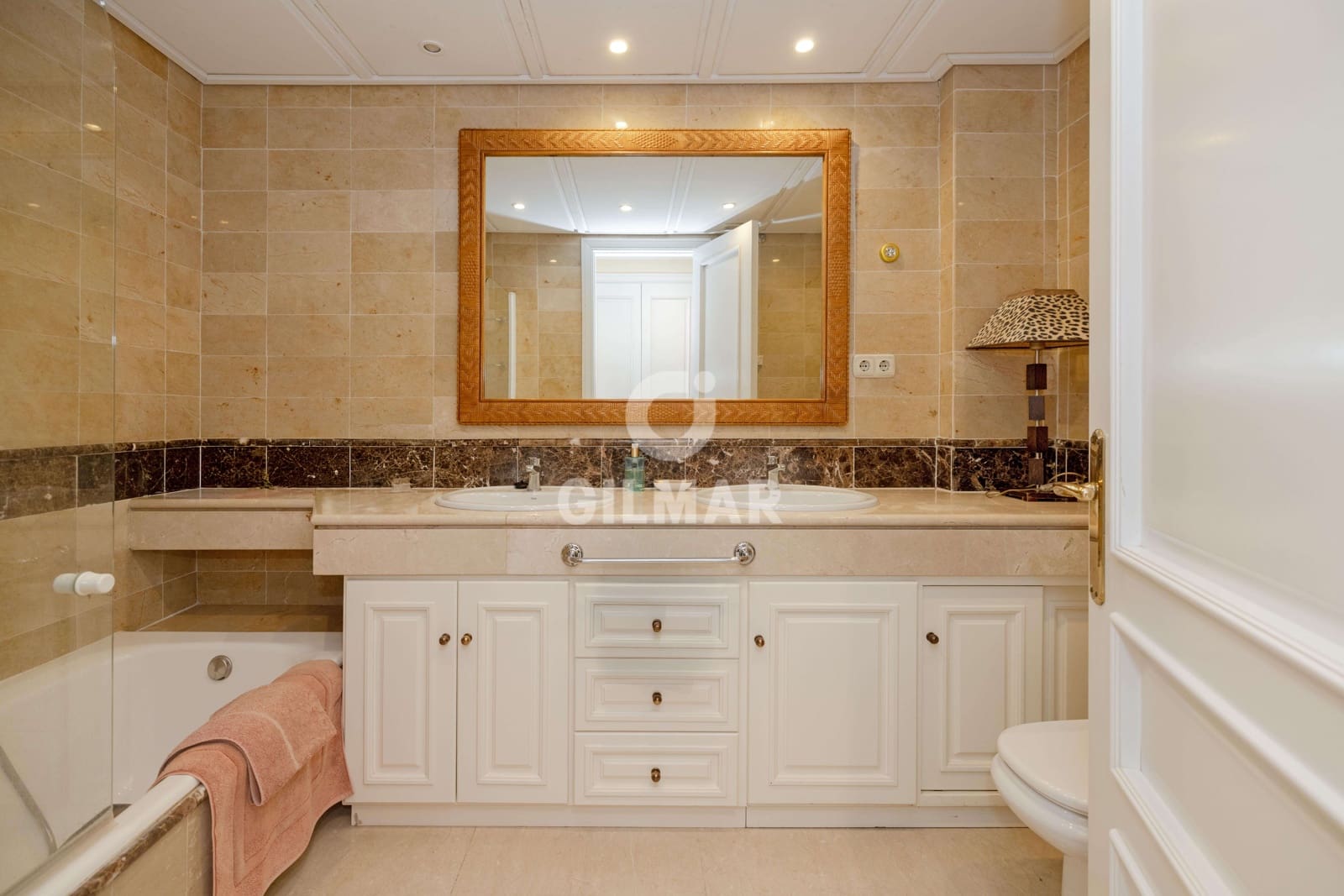 4 soveværelse Penthouse til salg i Rio Real med swimmingpool garage - € 3.850.000 (Ref: 9969111)