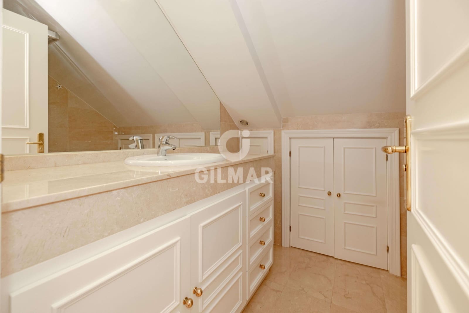 4 soveværelse Penthouse til salg i Rio Real med swimmingpool garage - € 3.850.000 (Ref: 9969111)