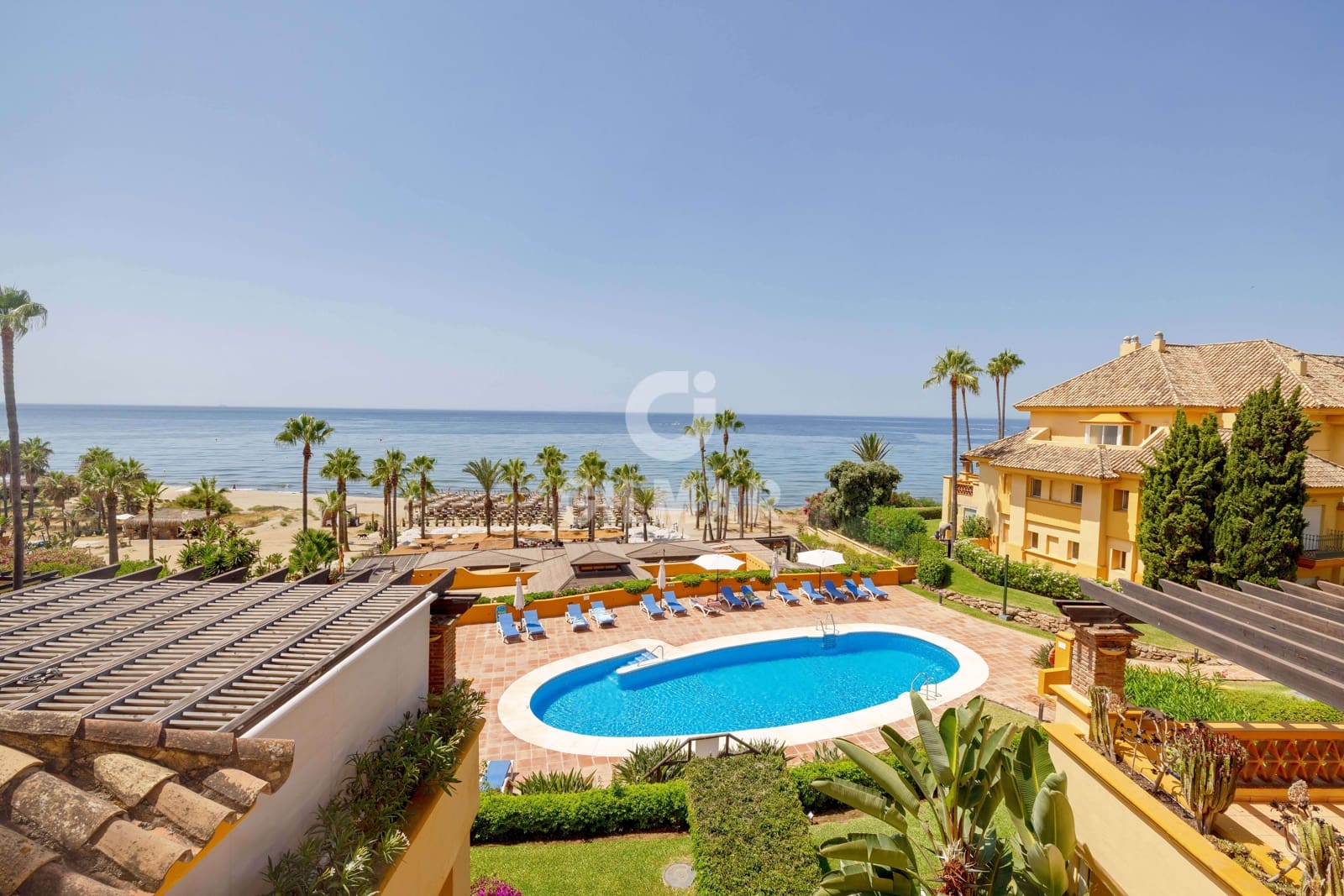 4 soveværelse Penthouse til salg i Rio Real med swimmingpool garage - € 3.850.000 (Ref: 9969111)