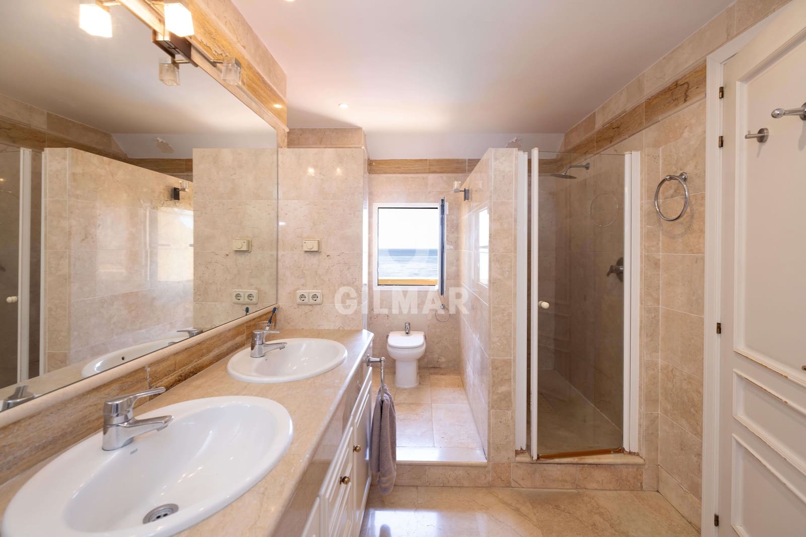 4 soveværelse Penthouse til salg i Rio Real med swimmingpool garage - € 3.850.000 (Ref: 9969111)