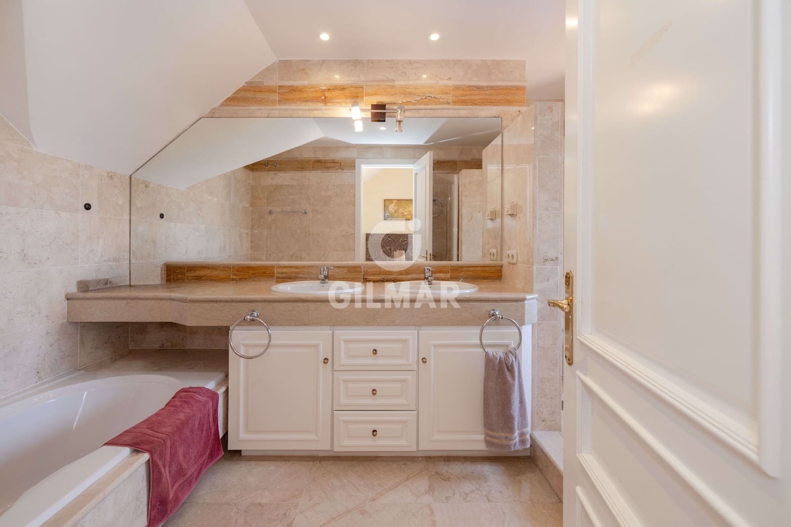 4 soveværelse Penthouse til salg i Rio Real med swimmingpool garage - € 3.850.000 (Ref: 9969111)