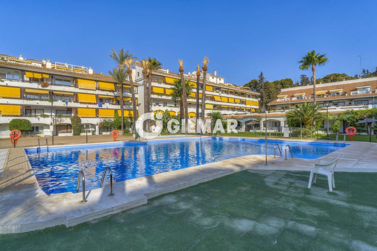 2 soveværelse Lejlighed til salg i Golden Mile med swimmingpool - € 390.000 (Ref: 9973727)