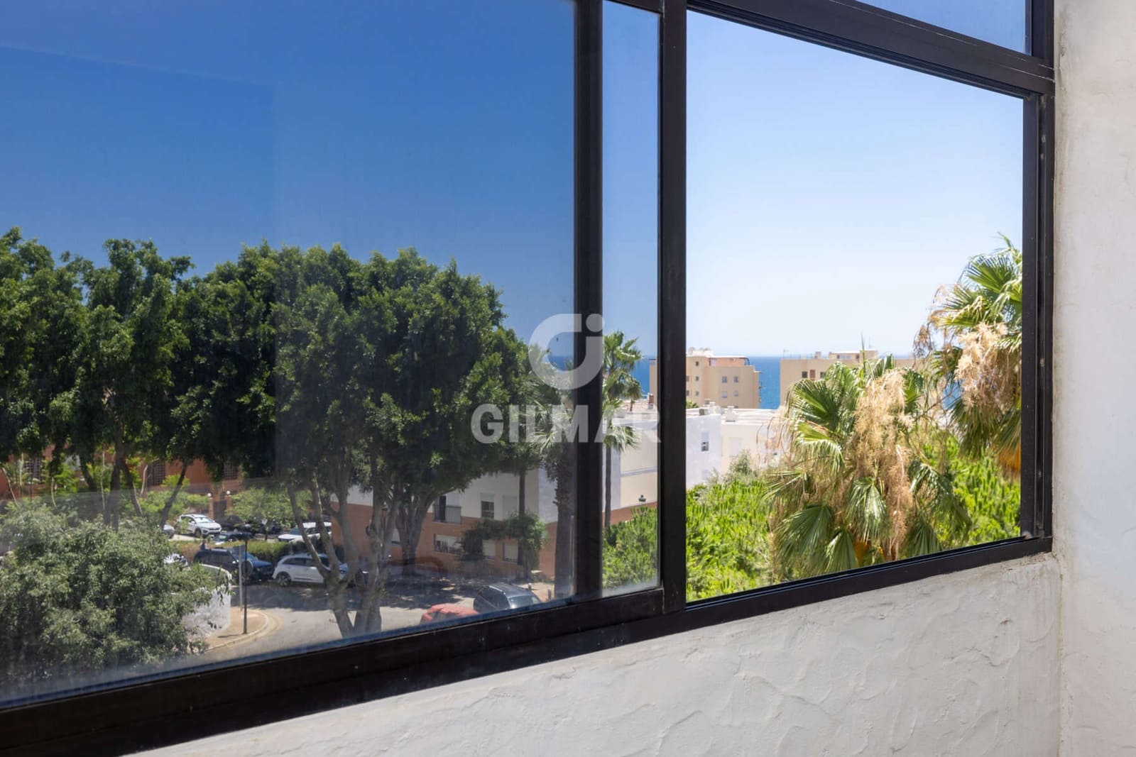 3 bedroom Flat for sale in Estepona with pool - € 450,000 (Ref: 9974014)