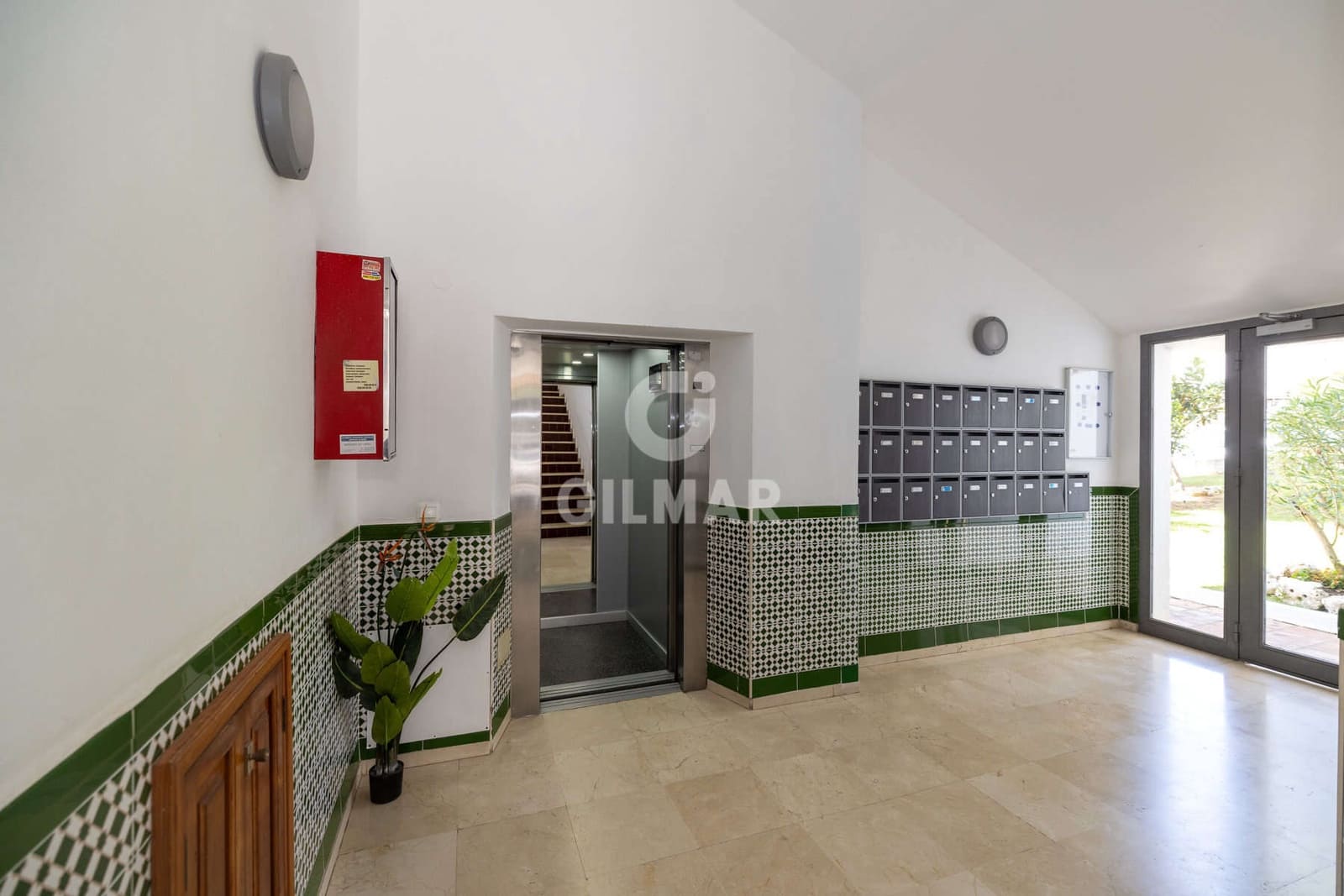3 bedroom Flat for sale in Estepona with pool - € 450,000 (Ref: 9974014)
