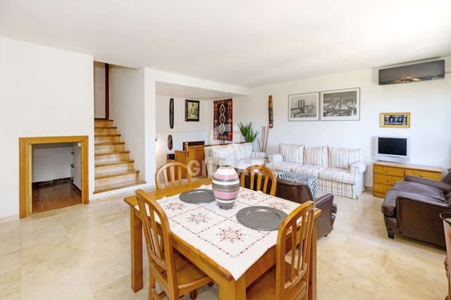 3 makuuhuone Asunto myytävänä paikassa Seghers, Estepona mukana uima-altaan - 450 000 € (Ref: 9974014)