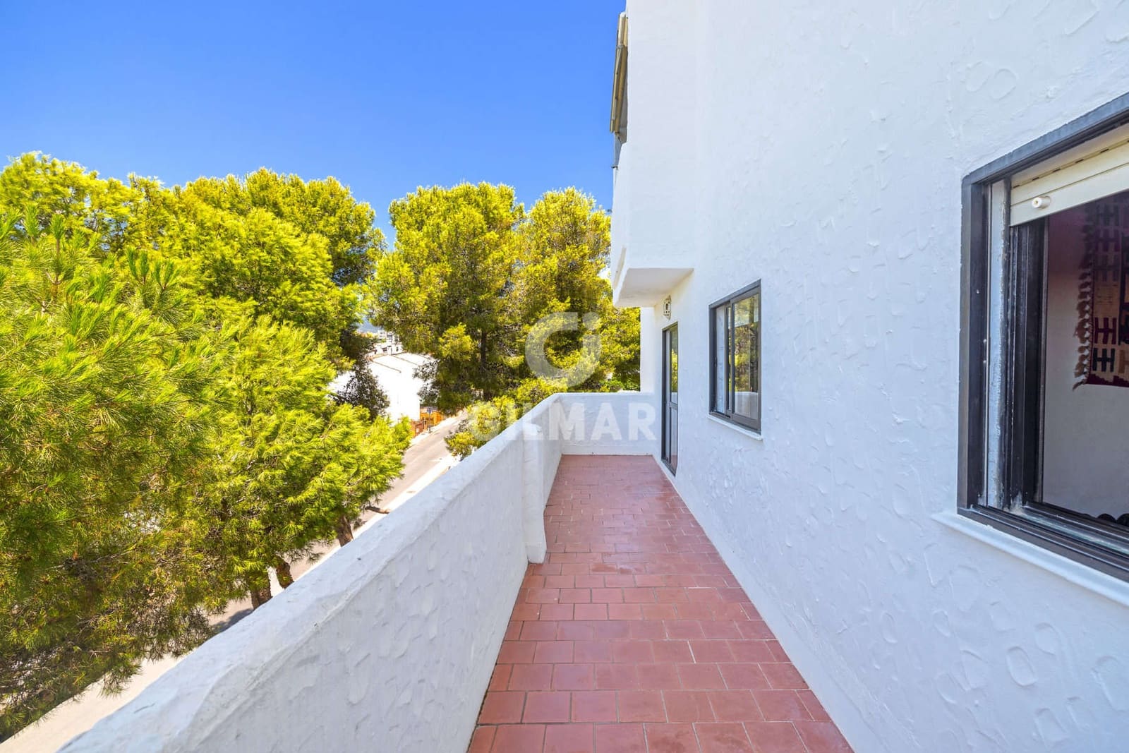 3 bedroom Flat for sale in Estepona with pool - € 450,000 (Ref: 9974014)