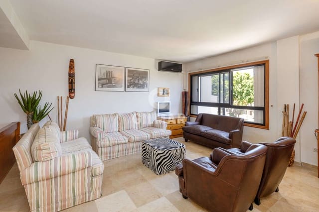 3 makuuhuone Asunto myytävänä paikassa Seghers, Estepona mukana uima-altaan - 450 000 € (Ref: 9974014)
