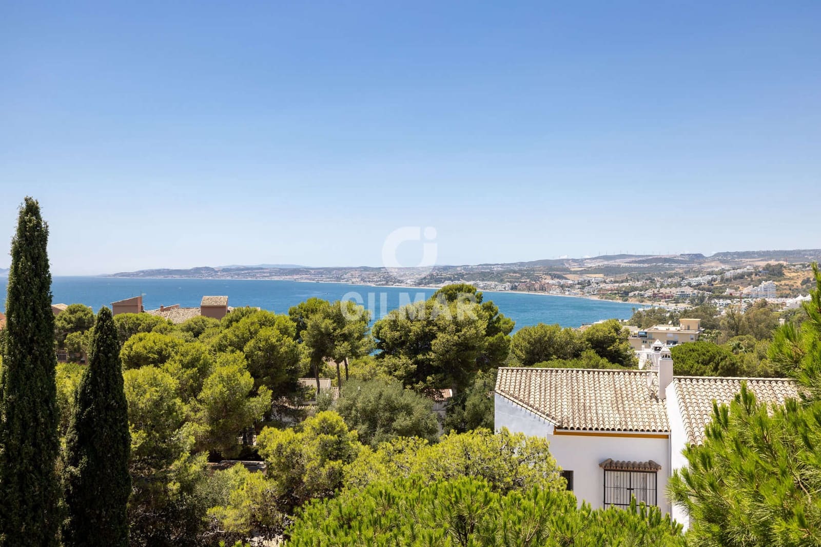 3 bedroom Flat for sale in Estepona with pool - € 450,000 (Ref: 9974014)