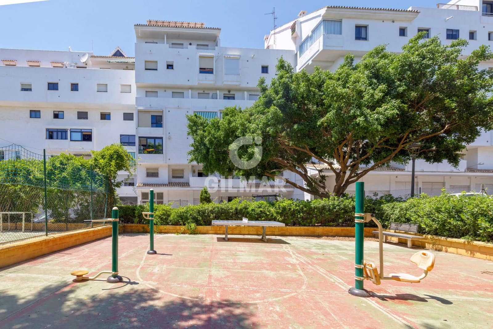 3 bedroom Flat for sale in Estepona with pool - € 450,000 (Ref: 9974014)
