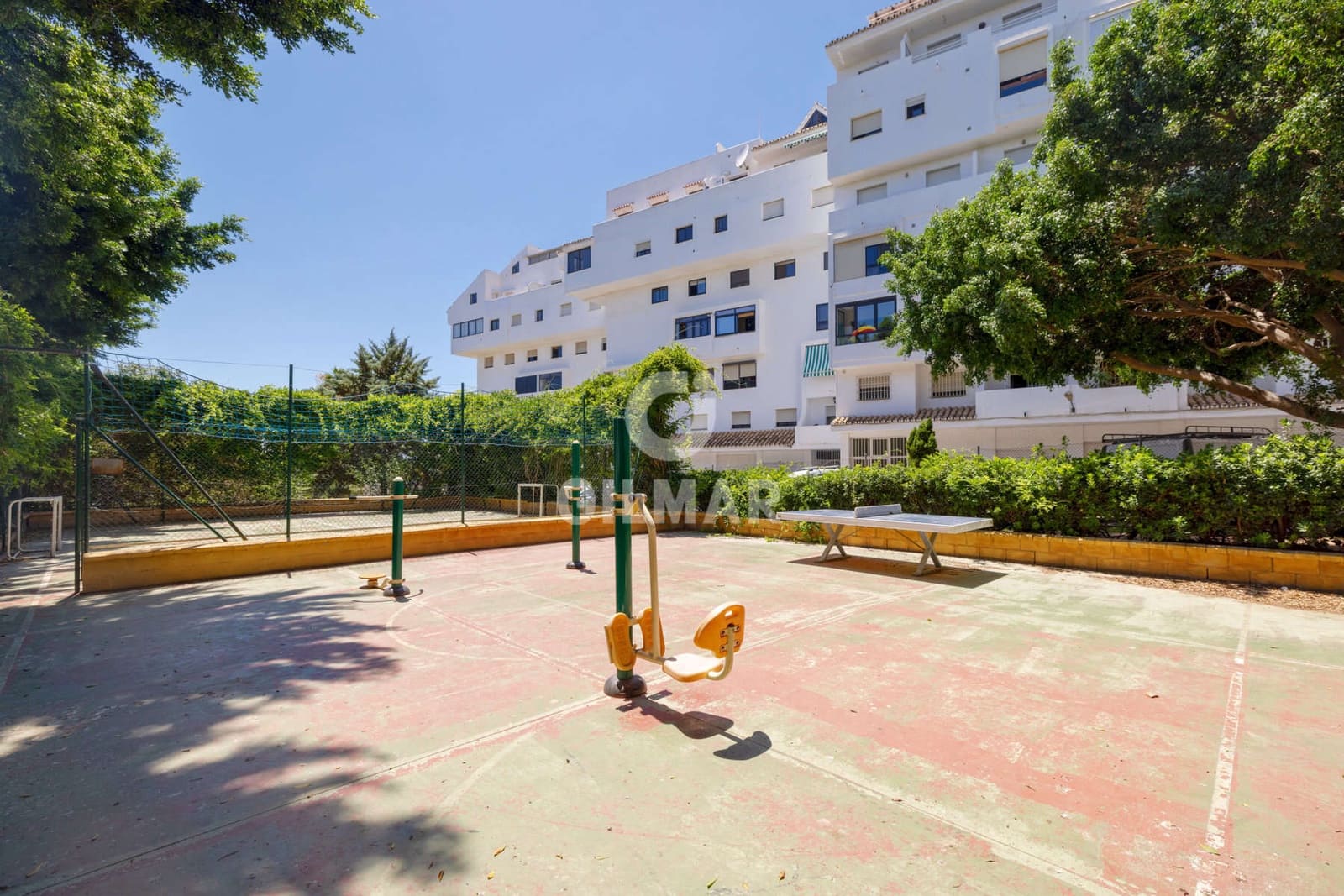 3 bedroom Flat for sale in Estepona with pool - € 450,000 (Ref: 9974014)