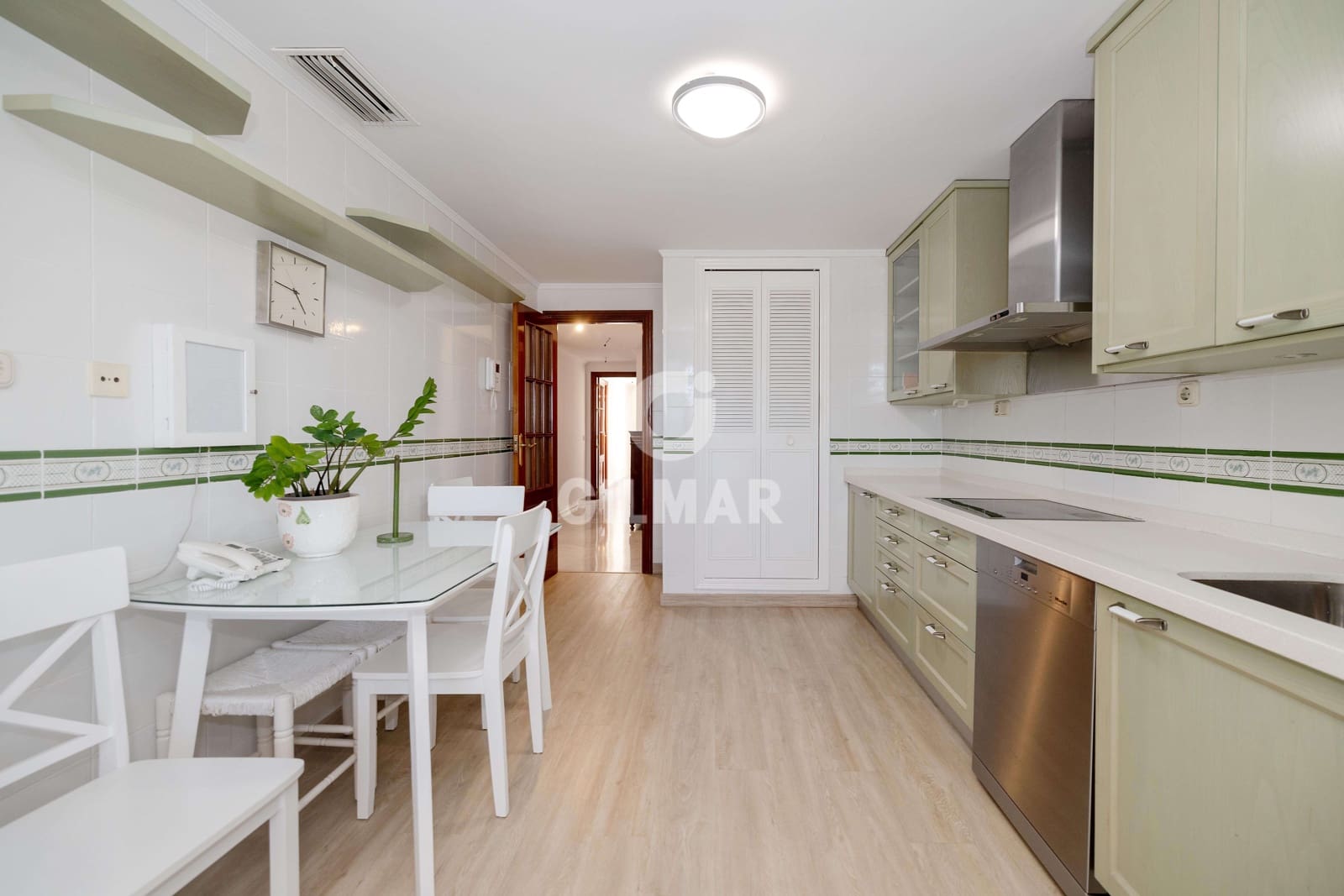4 slaapkamer Flat te koop in Malaga stad met zwembad garage - € 850.000 (Ref: 9976166)