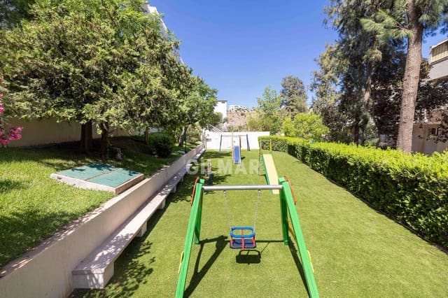 4 Zimmer Wohnung zu verkaufen in El Limonar, Málaga Stadt mit Pool Garage - 850.000 € (Ref: 9976166)