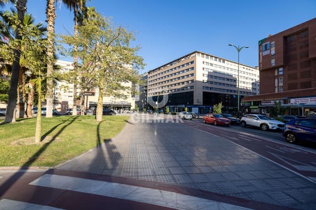 Garasje til salgs i Perchel Sur, Málaga by - € 49 900 (Ref: 9976435)