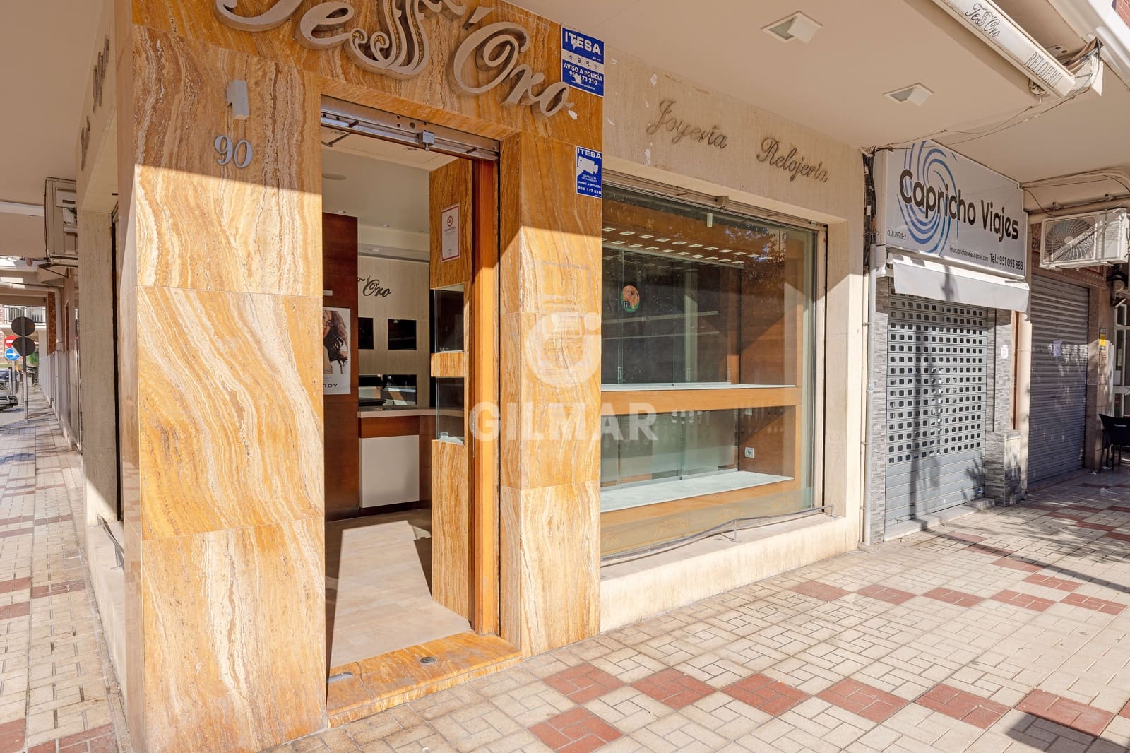 Commercial for sale in Malaga city - € 154,000 (Ref: 9976436)