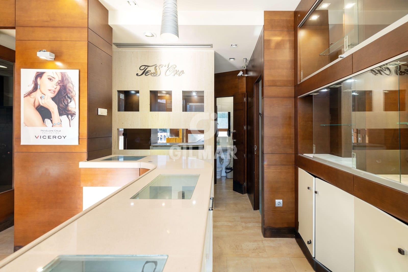 Commercial for sale in Malaga city - € 154,000 (Ref: 9976436)