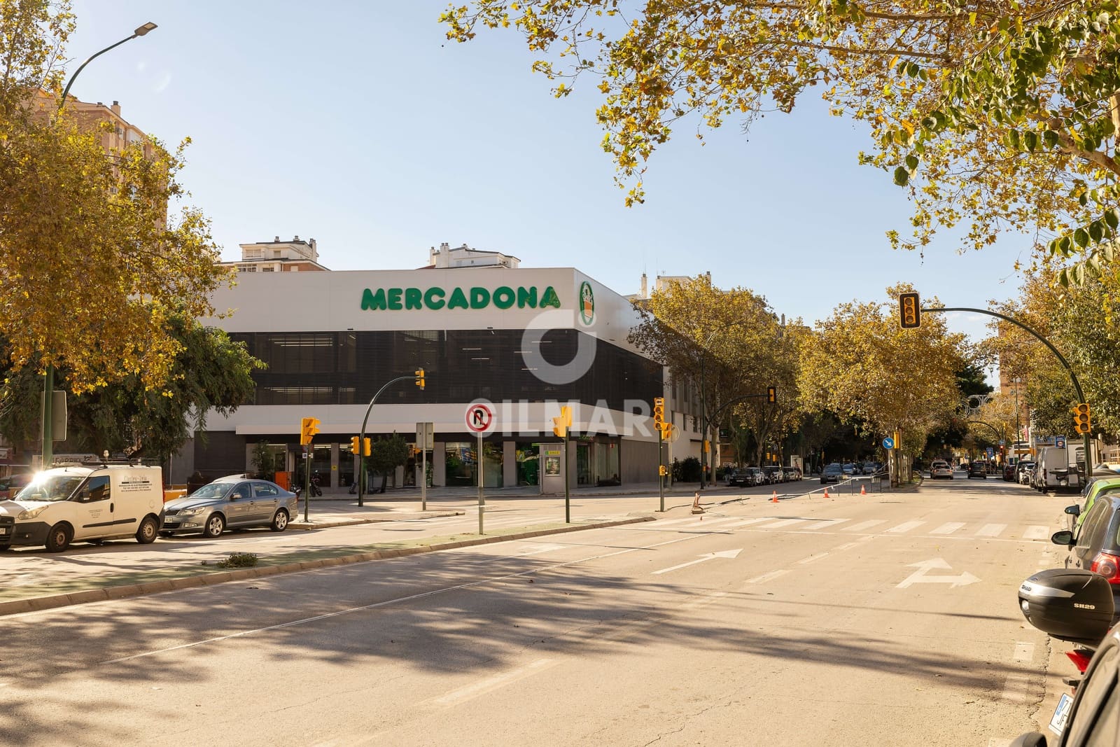 Commercial for sale in Malaga city - € 154,000 (Ref: 9976436)