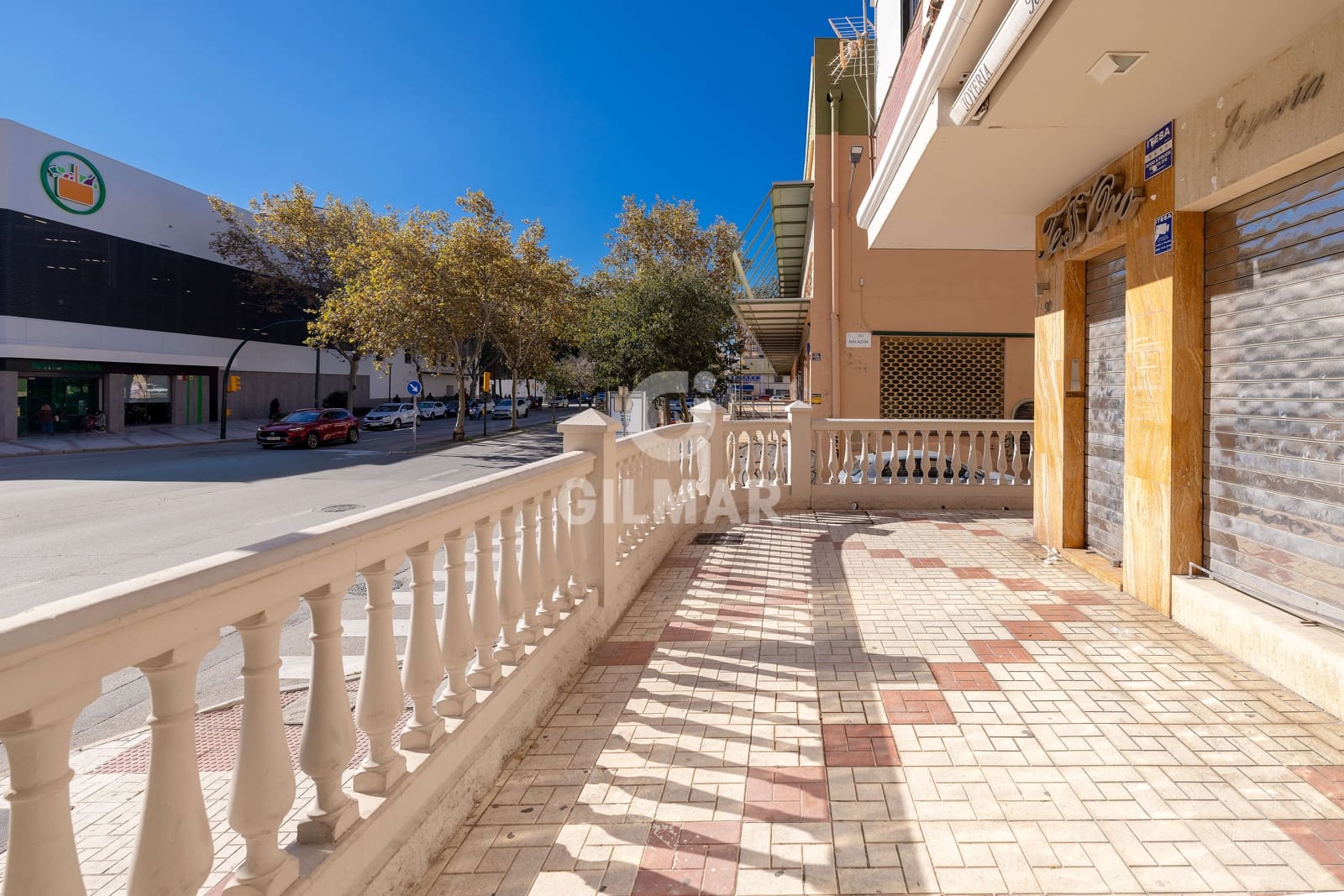 Commercial for sale in Malaga city - € 154,000 (Ref: 9976436)