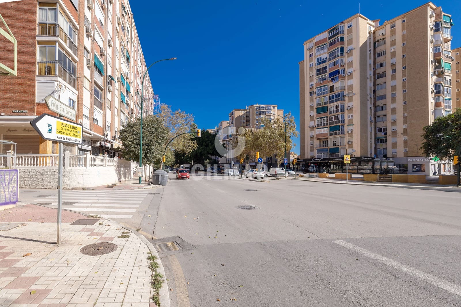Commercial for sale in Malaga city - € 154,000 (Ref: 9976436)