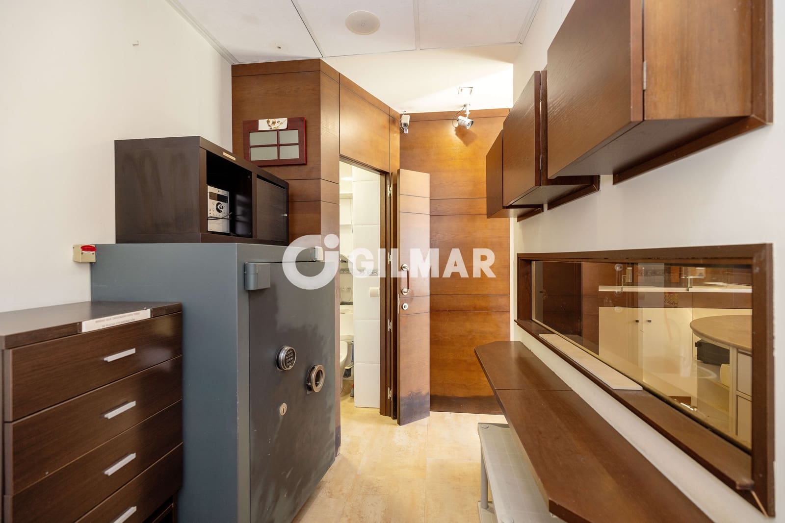 Commercieel te koop in Malaga stad - € 154.000 (Ref: 9976436)