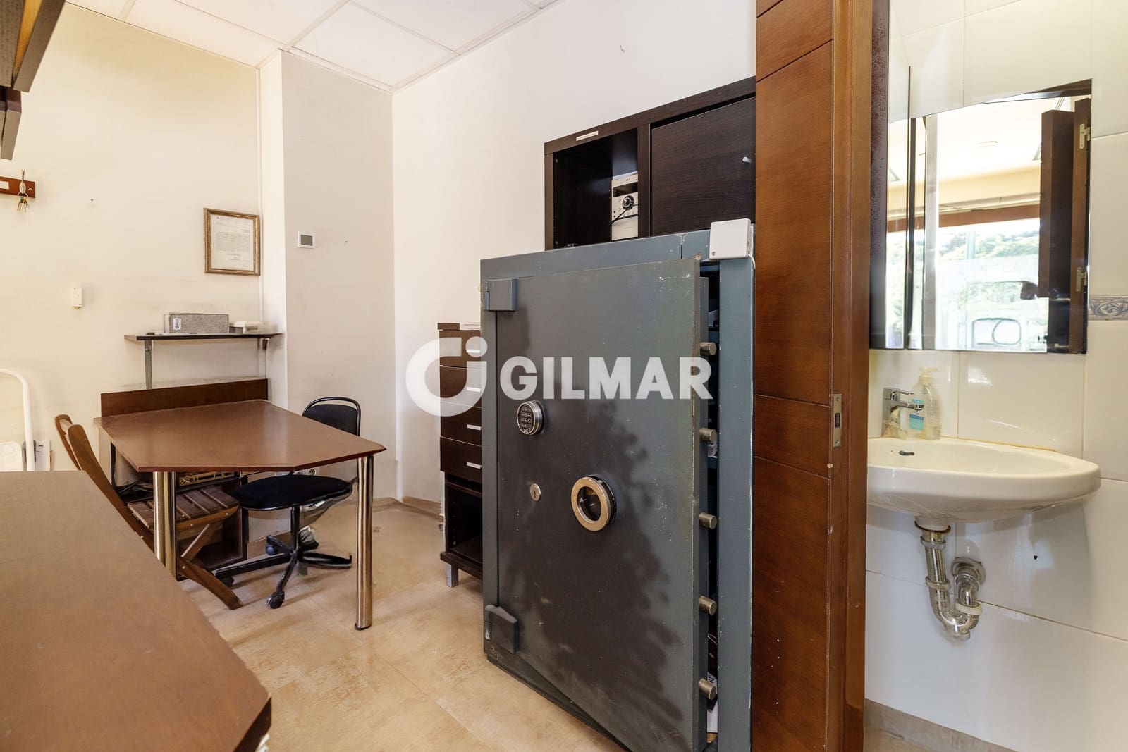 Commercieel te koop in Malaga stad - € 154.000 (Ref: 9976436)