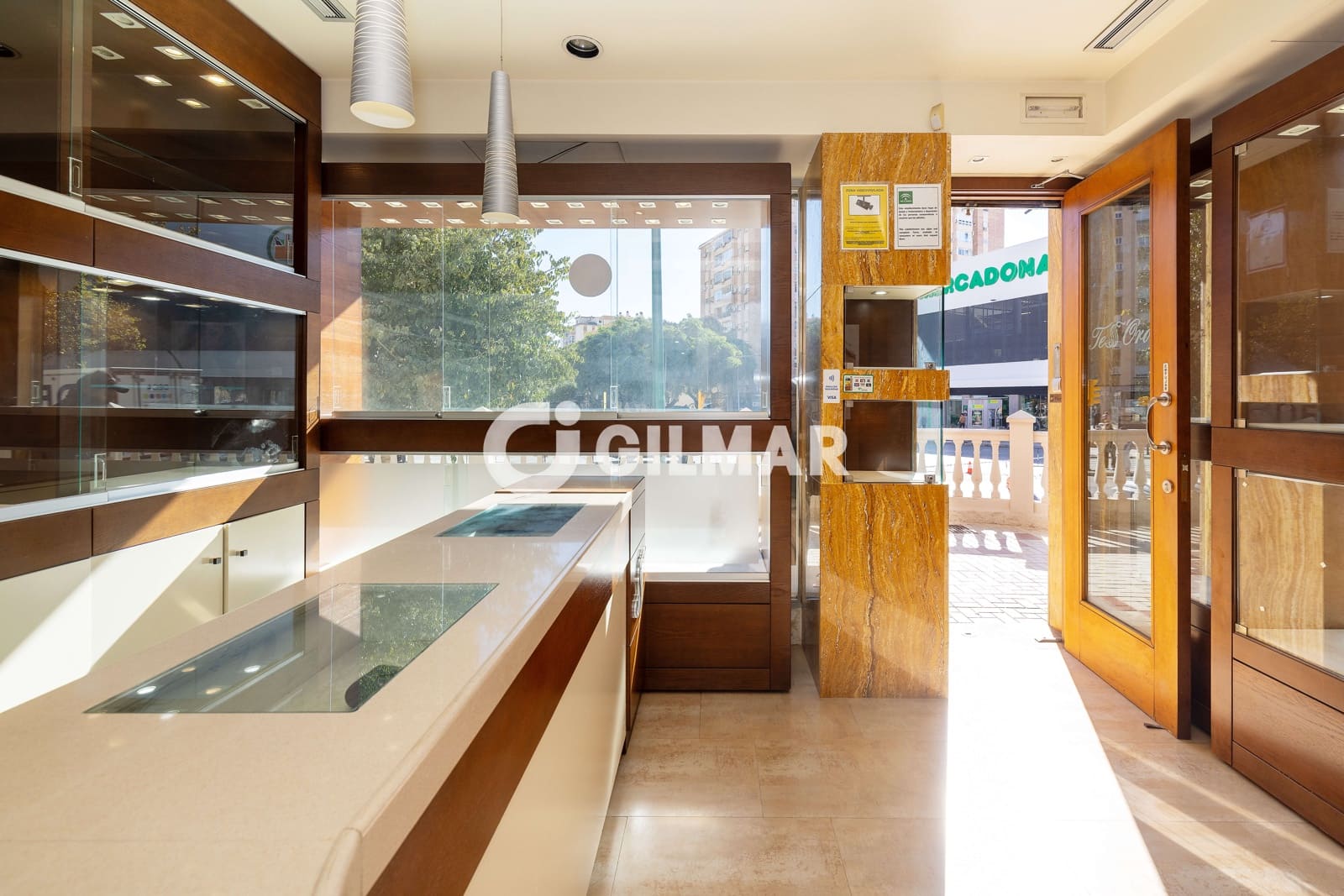 Commercieel te koop in Malaga stad - € 154.000 (Ref: 9976436)