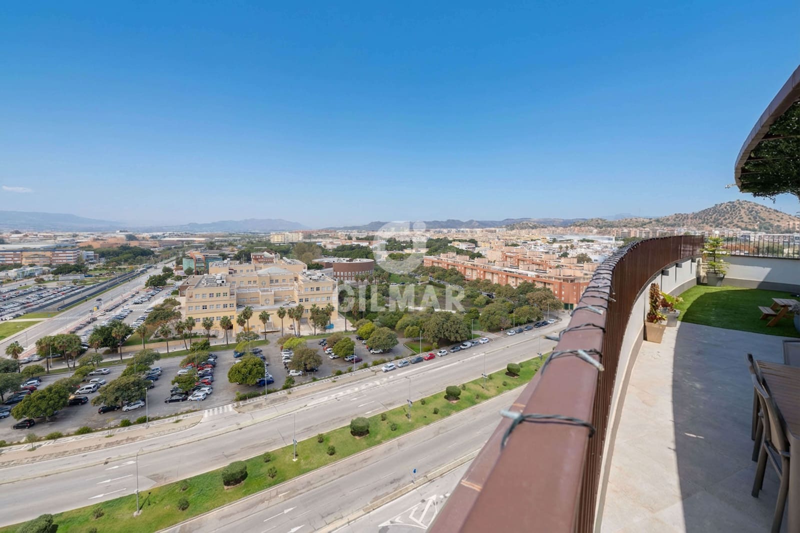 Ático de 4 habitaciones en Málaga ciudad en venta con piscina garaje - 998.000 € (Ref: 9976438)