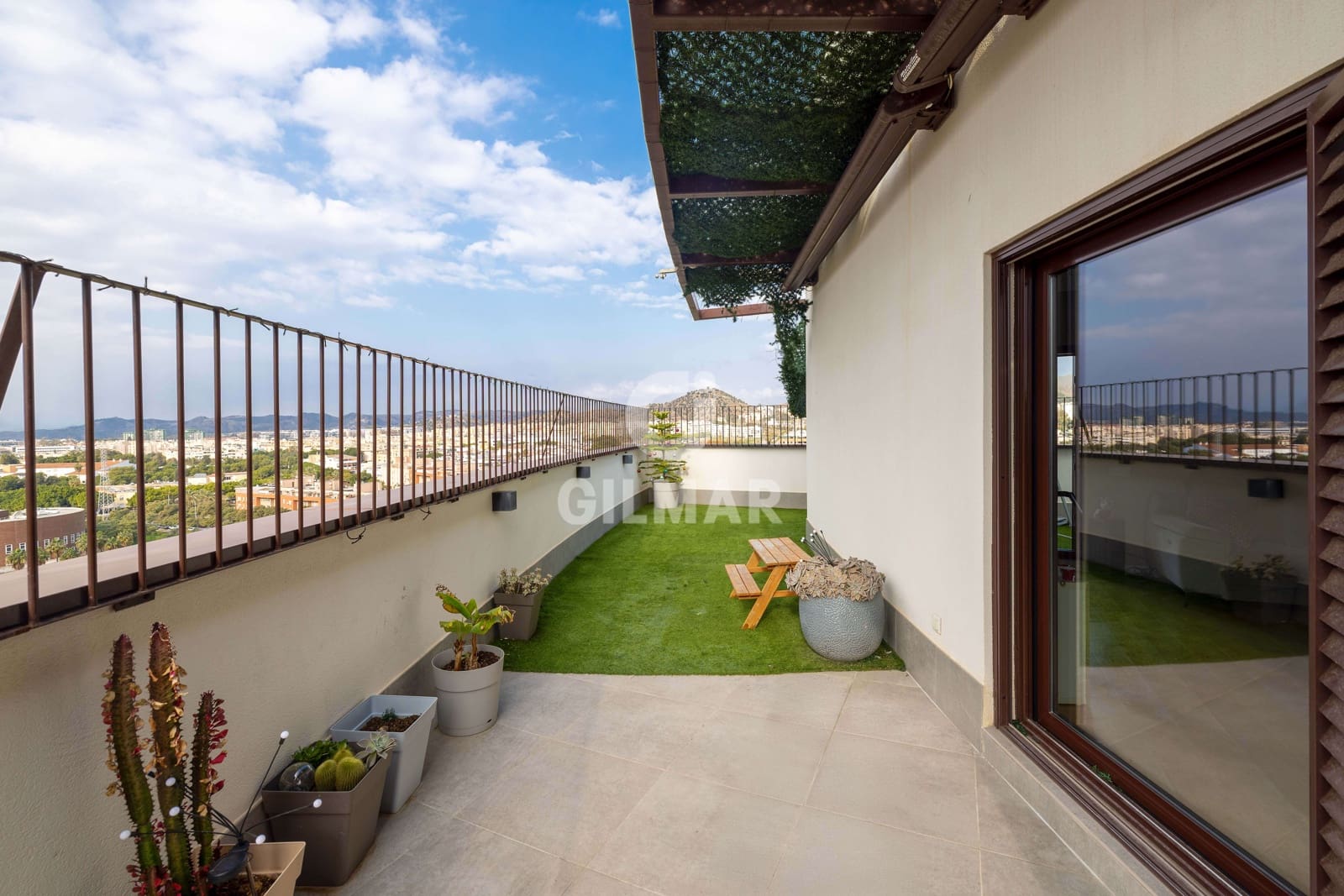 Ático de 4 habitaciones en Málaga ciudad en venta con piscina garaje - 998.000 € (Ref: 9976438)