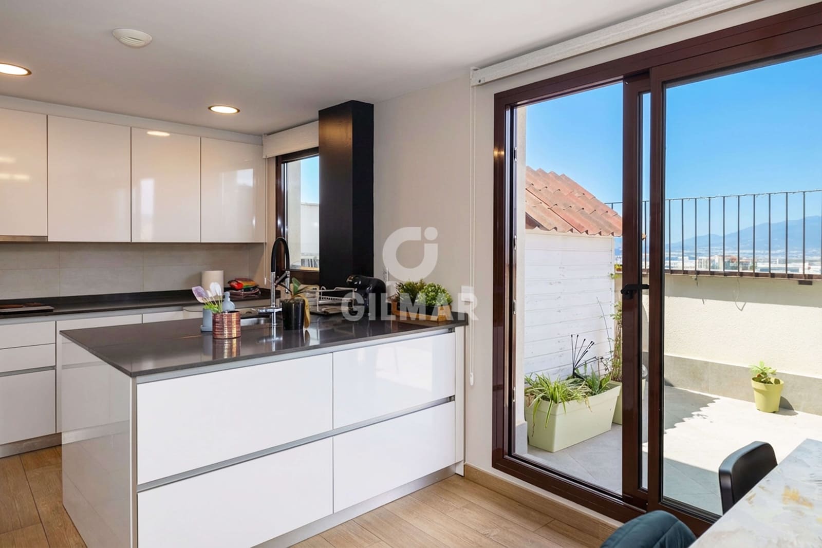 Ático de 4 habitaciones en Málaga ciudad en venta con piscina garaje - 998.000 € (Ref: 9976438)