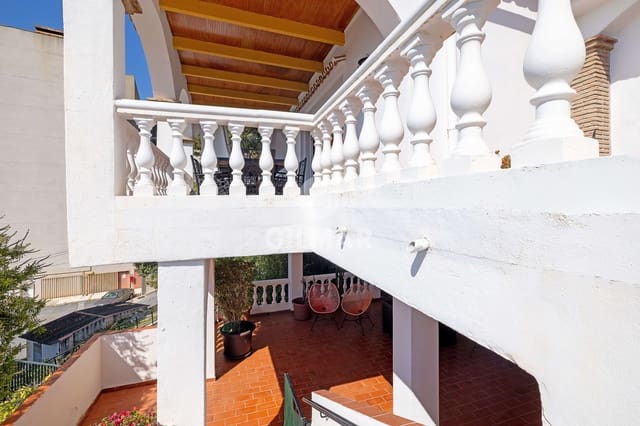 4 soveværelse Villa til salg i Villa Cristina, Málaga by med garage - € 1.550.000 (Ref: 9976443)