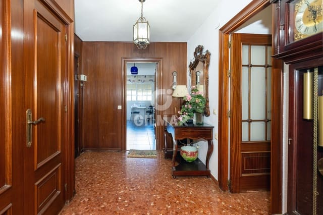 4 slaapkamer Flat te koop in Pedregalejo, Málaga stad met garage - € 1.180.000 (Ref: 9976445)