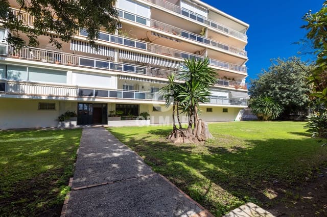 4 slaapkamer Flat te koop in Pedregalejo, Málaga stad met garage - € 1.180.000 (Ref: 9976445)