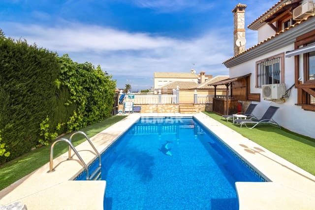5 Zimmer Villa zu verkaufen in Alhaurín de la Torre mit Pool Garage - 799.000 € (Ref: 9976446)