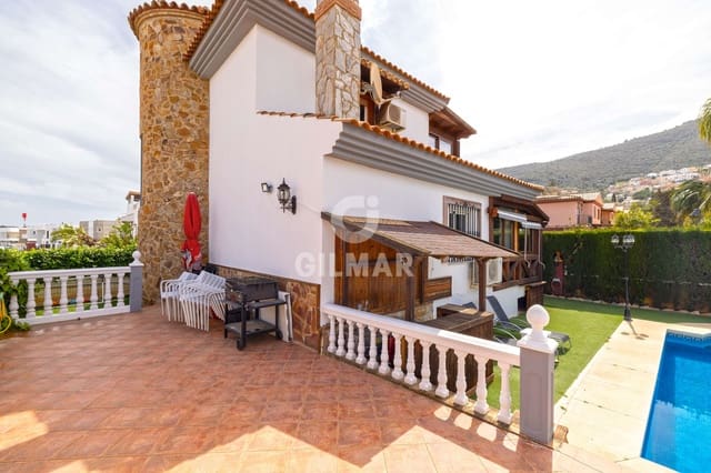 5 Zimmer Villa zu verkaufen in Alhaurín de la Torre mit Pool Garage - 799.000 € (Ref: 9976446)