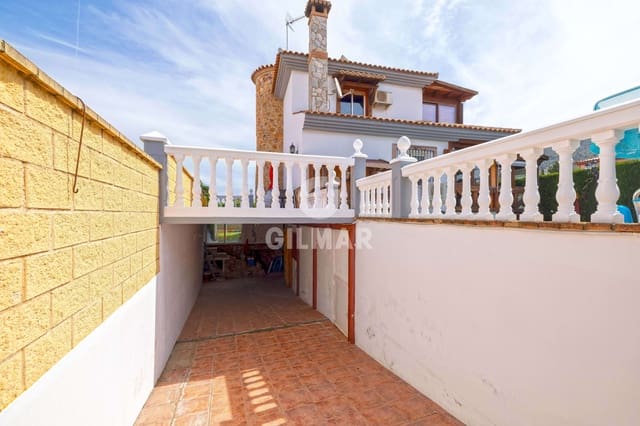 5 Zimmer Villa zu verkaufen in Alhaurín de la Torre mit Pool Garage - 799.000 € (Ref: 9976446)